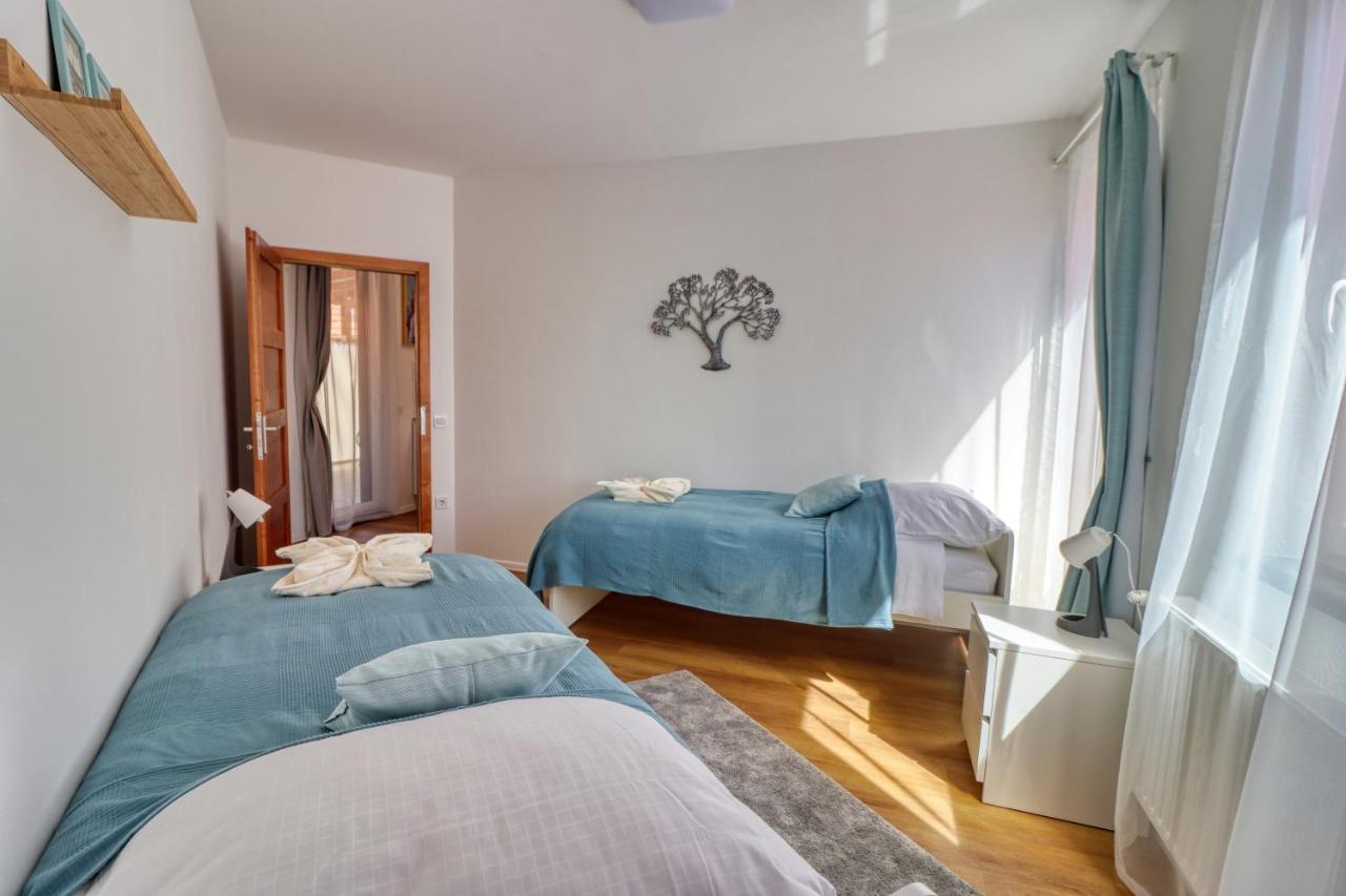 Barka Apartman Eger Eksteriør billede